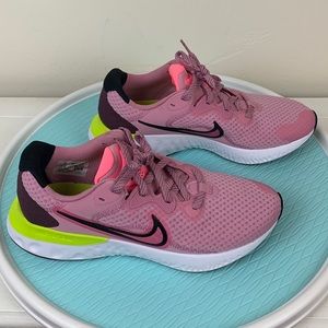 Nike Renew Sneakers
